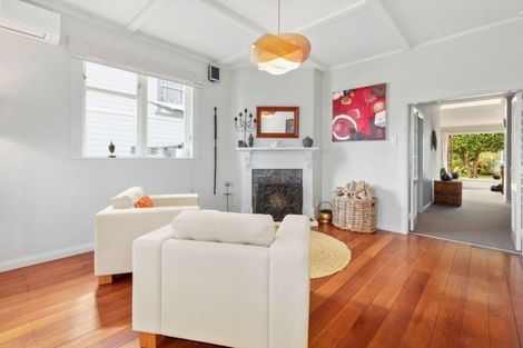 Photo of property in 45 Tuatoru Street, Eastbourne, Lower Hutt, 5013