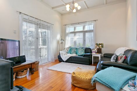 Photo of property in 2 Cook Street, Leamington, Cambridge, 3432