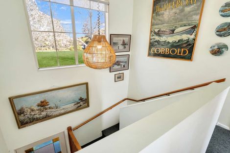 Photo of property in 16 Rangiwhea Road, Waiuku, 2123