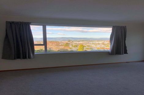 Photo of property in 2/87 Mallard Drive, Selwyn Heights, Rotorua, 3015