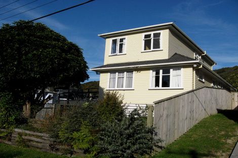 Photo of property in 25 Gardiner Grove, Wainuiomata, Lower Hutt, 5014