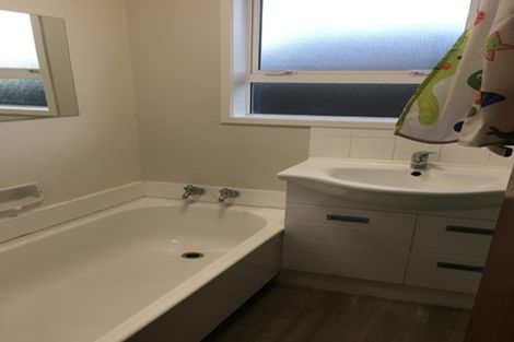 Photo of property in 2/7b Camrose Place, Ilam, Christchurch, 8041