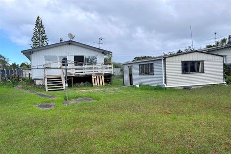 Photo of property in 5 John F Kennedy Place, Glen Eden, Auckland, 0602