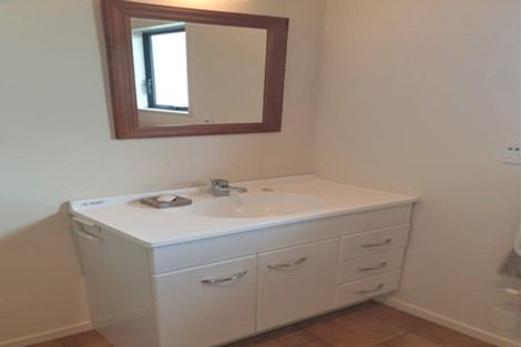 Photo of property in 25 Bermuda Place, One Tree Point, 0118