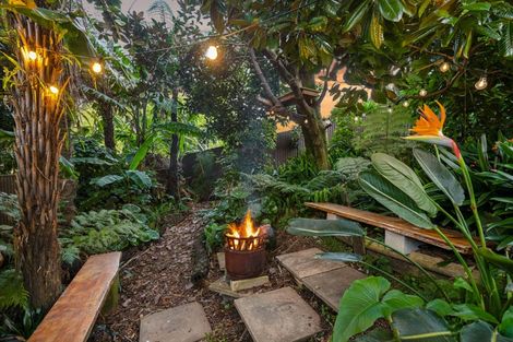 Photo of property in 30 Windsor Drive, Tairua, 3508