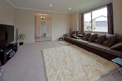 Photo of property in 24 George Deane Place, Greenhithe, Auckland, 0632