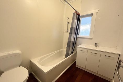 Photo of property in 37 Moana Avenue, Onehunga, Auckland, 1061