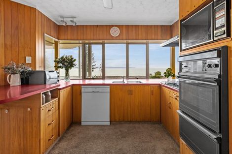 Photo of property in 36 Charles Street, Westshore, Napier, 4110