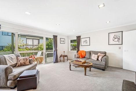 Photo of property in 80 Rising Parade, Fairview Heights, Auckland, 0632