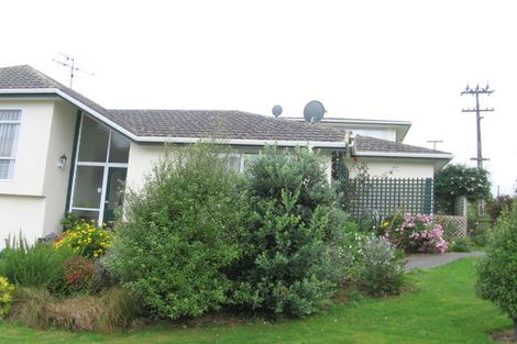 Photo of property in 2/17 Kowhai Street, Tawa, Wellington, 5028