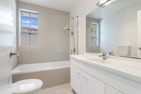 Photo of property in 3/26a Penning Road, Castor Bay, Auckland, 0620