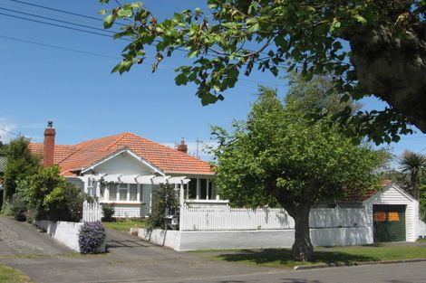 Photo of property in 1 Godwin Crescent, College Estate, Whanganui, 4500