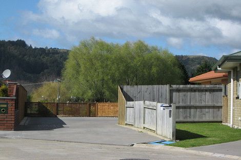 Photo of property in 26 Edgewater Grove, Whakatane, 3120