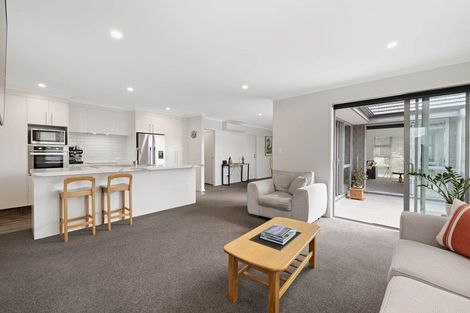 Photo of property in 5 Hayward Place, Ohauiti, Tauranga, 3112
