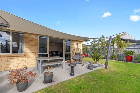 Photo of property in 28 Oakwood Way, Papamoa Beach, Papamoa, 3118
