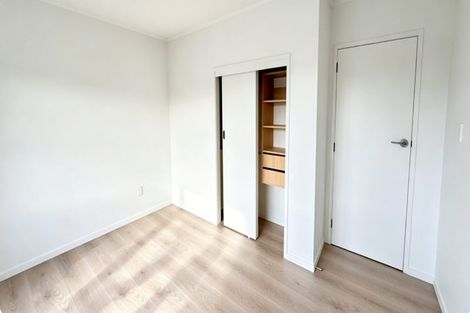 Photo of property in 4 Ayton Drive, Totara Vale, Auckland, 0629