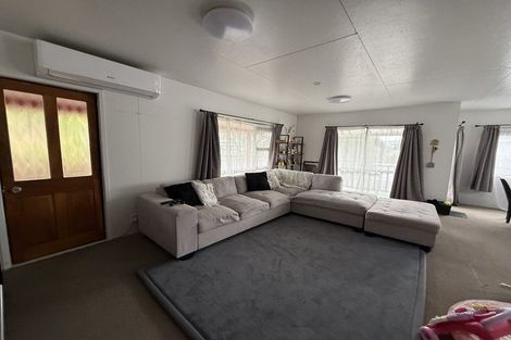 Photo of property in 1/20 Ocean View Road, Northcote, Auckland, 0627