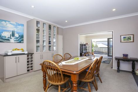 Photo of property in 14 Midhurst Avenue, Henderson, Auckland, 0612