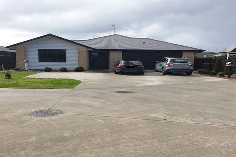 Photo of property in 14 Modello Lane, Waiuku, 2123