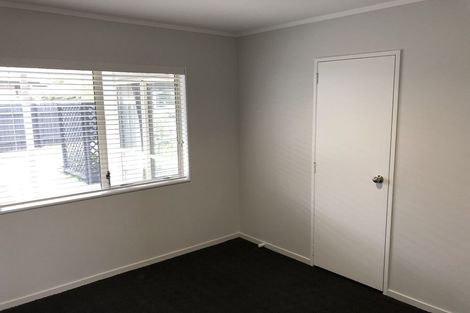 Photo of property in 3 Lydia Place, Kelvin Grove, Palmerston North, 4414