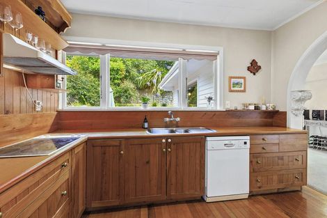 Photo of property in 30 Chester Road, Tawa, Wellington, 5028