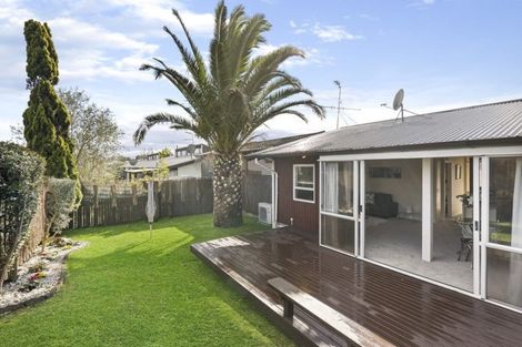 Photo of property in 5/6 Bond Crescent, Forrest Hill, Auckland, 0620
