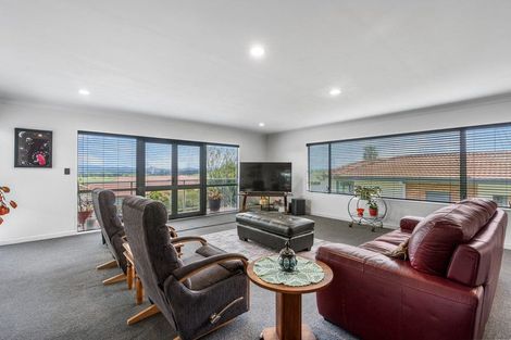 Photo of property in 8 Tironui Terrace, Western Heights, Hamilton, 3200