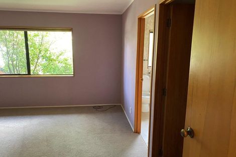 Photo of property in 43 Greenvalley Rise, Glenfield, Auckland, 0629