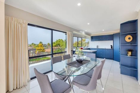 Photo of property in 10 San Pedro Place, Henderson, Auckland, 0612