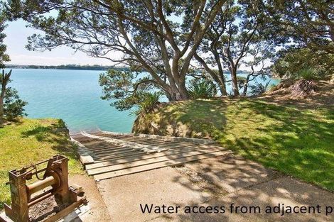 Photo of property in 100 Stanley Point Road, Stanley Point, Auckland, 0624