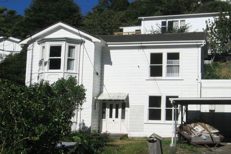 Photo of property in 21 Governor Road, Northland, Wellington, 6012