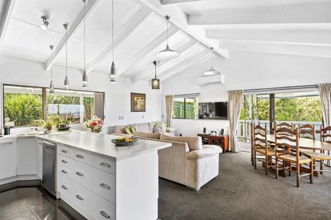 Photo of property in 12 Da Vinci Place, West Harbour, Auckland, 0618