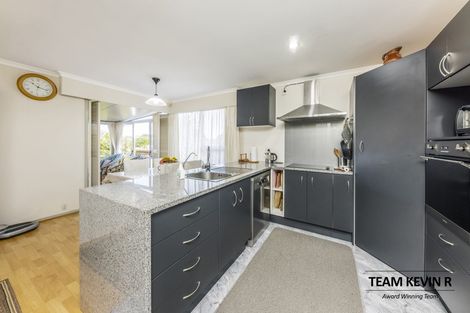 Photo of property in 34 Marvon Downs Avenue, Pakuranga Heights, Auckland, 2010