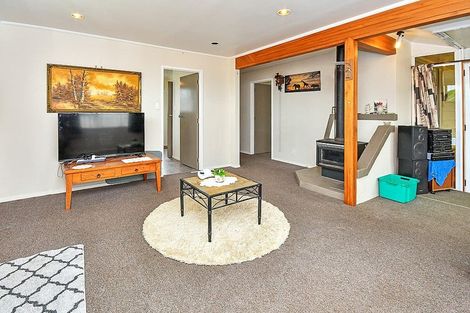 Photo of property in 434 Roscommon Road, Clendon Park, Auckland, 2103