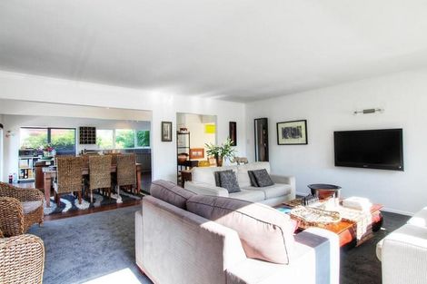 Photo of property in 4 Chatswood Grove, Chatswood, Auckland, 0626