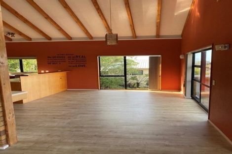 Photo of property in 43 Greenvalley Rise, Glenfield, Auckland, 0629