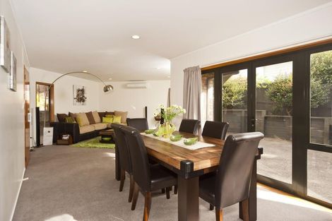 Photo of property in 19 Farquhar Road, Glendene, Auckland, 0602