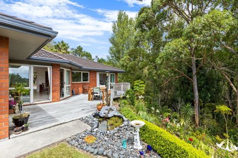 Photo of property in 190d Lonely Track Road, Dairy Flat, 0632