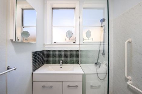 Photo of property in 303b Devon Street West, New Plymouth, 4310