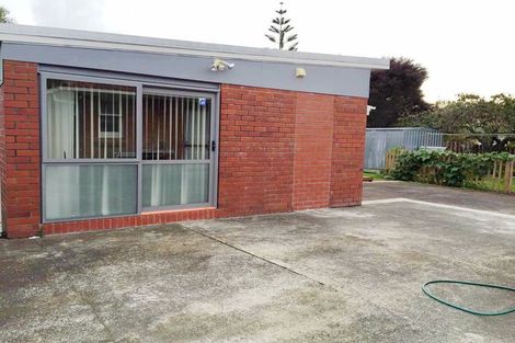 Photo of property in 14 Duncan Avenue, Te Atatu South, Auckland, 0610