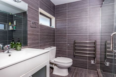 Photo of property in 14 Midhurst Avenue, Henderson, Auckland, 0612