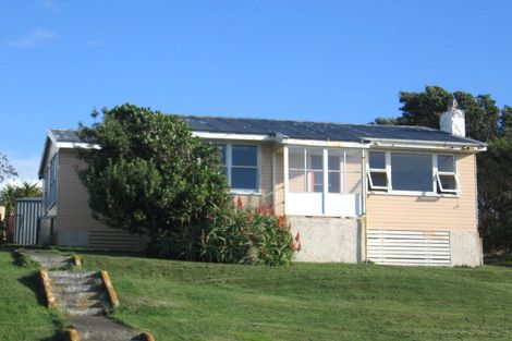 Photo of property in 43 Hiwi Crescent, Titahi Bay, Porirua, 5022