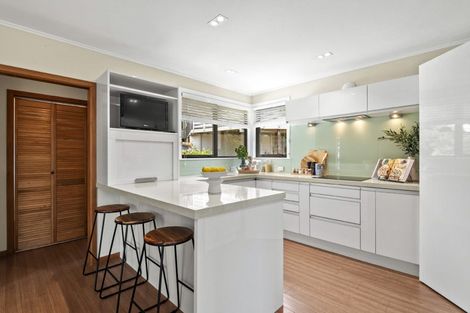 Photo of property in 8 Kauri Road, Birkenhead, Auckland, 0626