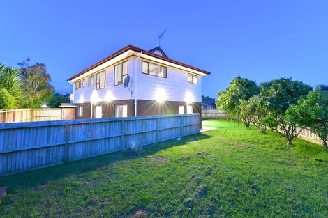 Photo of property in 13 Quo Vadis Place, Red Beach, 0932
