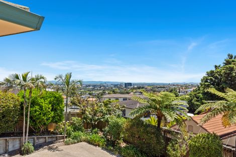 Photo of property in 26 Silkwood Grove, Totara Heights, Auckland, 2105