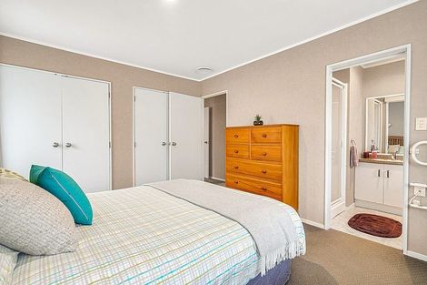 Photo of property in 10 Maurice Borich Place, Henderson, Auckland, 0610