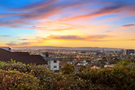 Photo of property in 26 Silkwood Grove, Totara Heights, Auckland, 2105