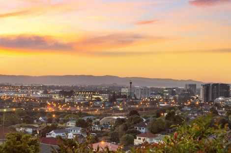 Photo of property in 26 Silkwood Grove, Totara Heights, Auckland, 2105