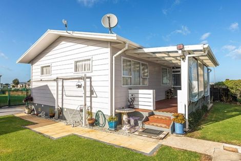 Photo of property in 32 Okiwa Terrace, Waiinu Beach, Whanganui, 4588