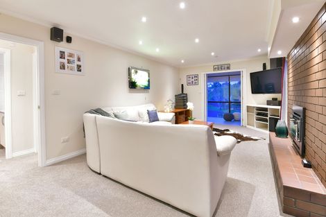 Photo of property in 13 Quo Vadis Place, Red Beach, 0932